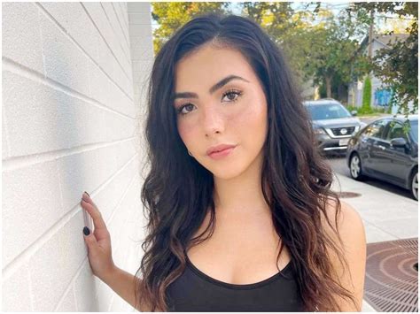 Andrea Botez Biography, Age, Height, Boyfriend, Net Worth